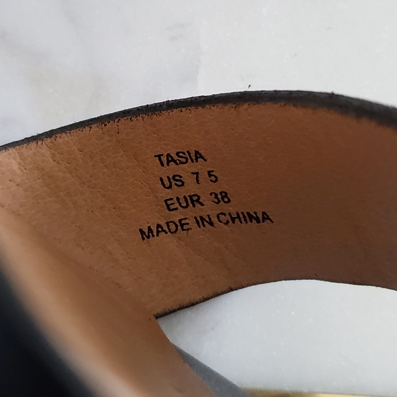 JustFab 'Tasia' Block Heel - Picture 8 of 8